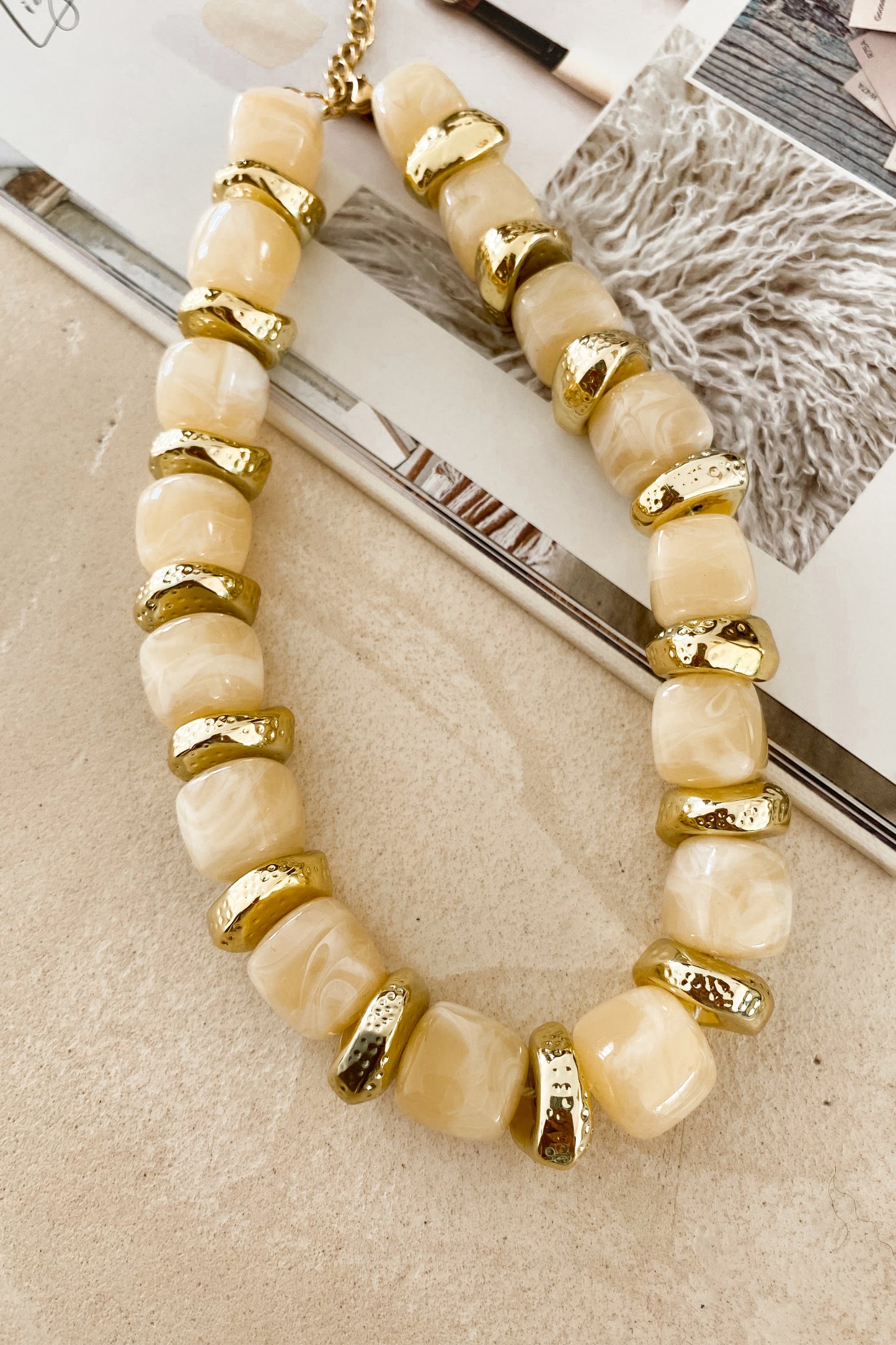 COLLIER LILO