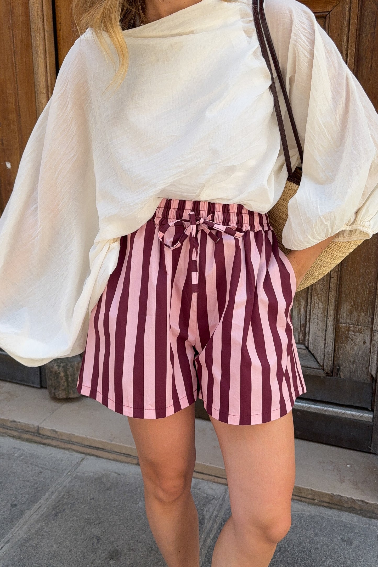 SHORT ROSA