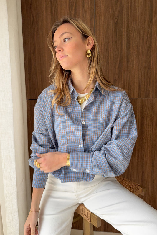 CHEMISIER BLEU ET SON T SHIRT INTEGRE