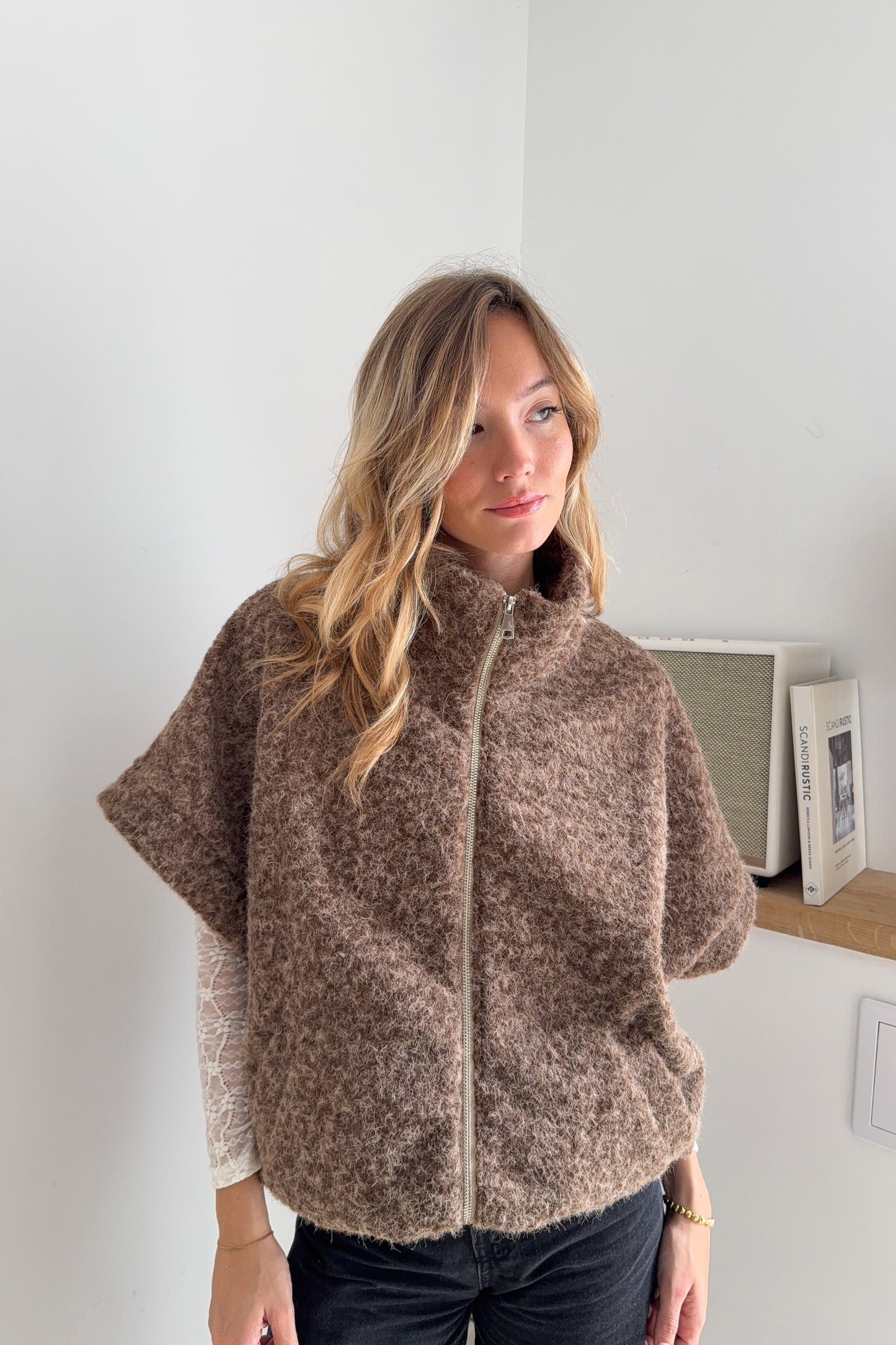 VESTE MARRON SANS MANCHES NOEMIE