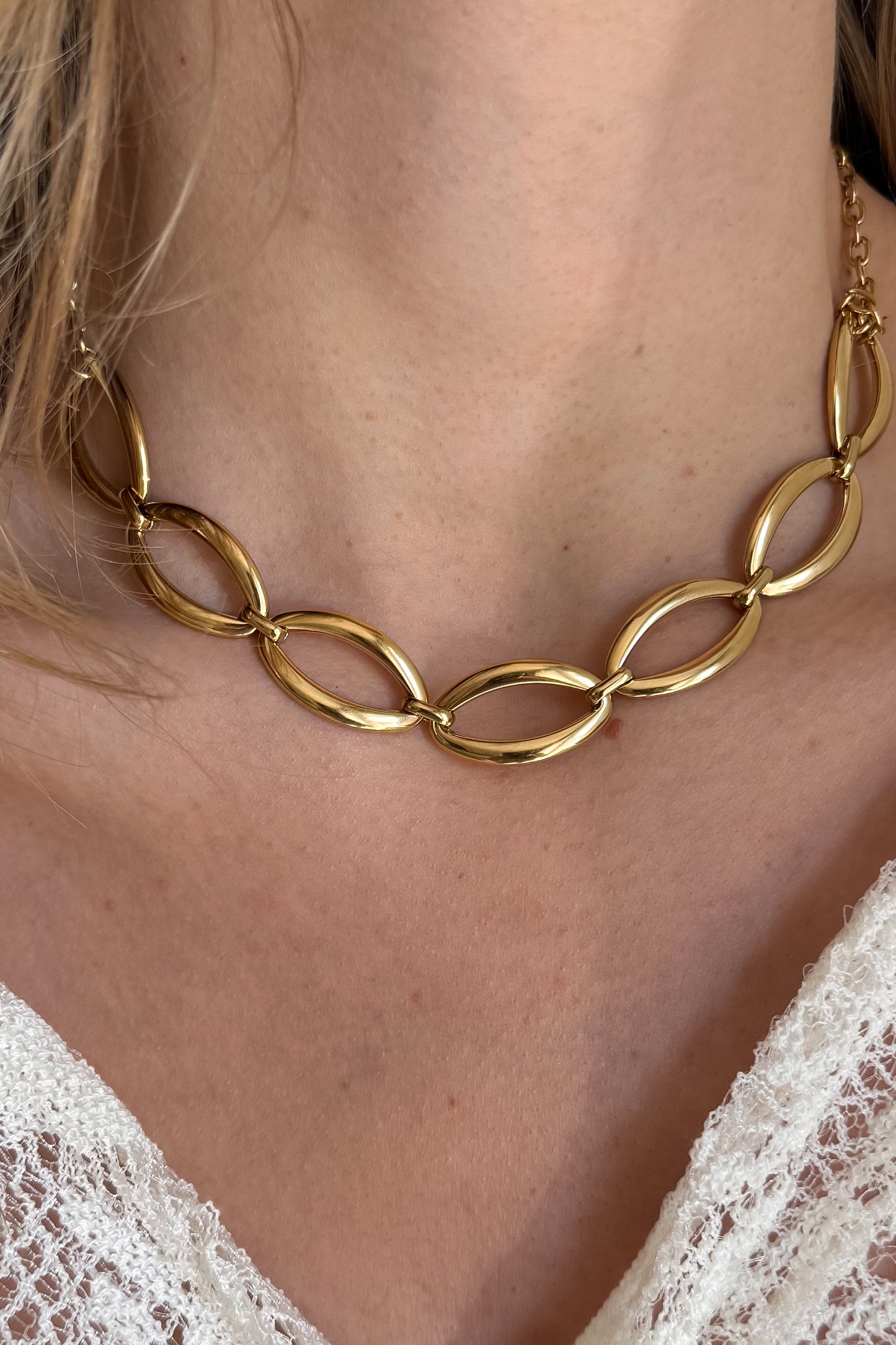 COLLIER MILO