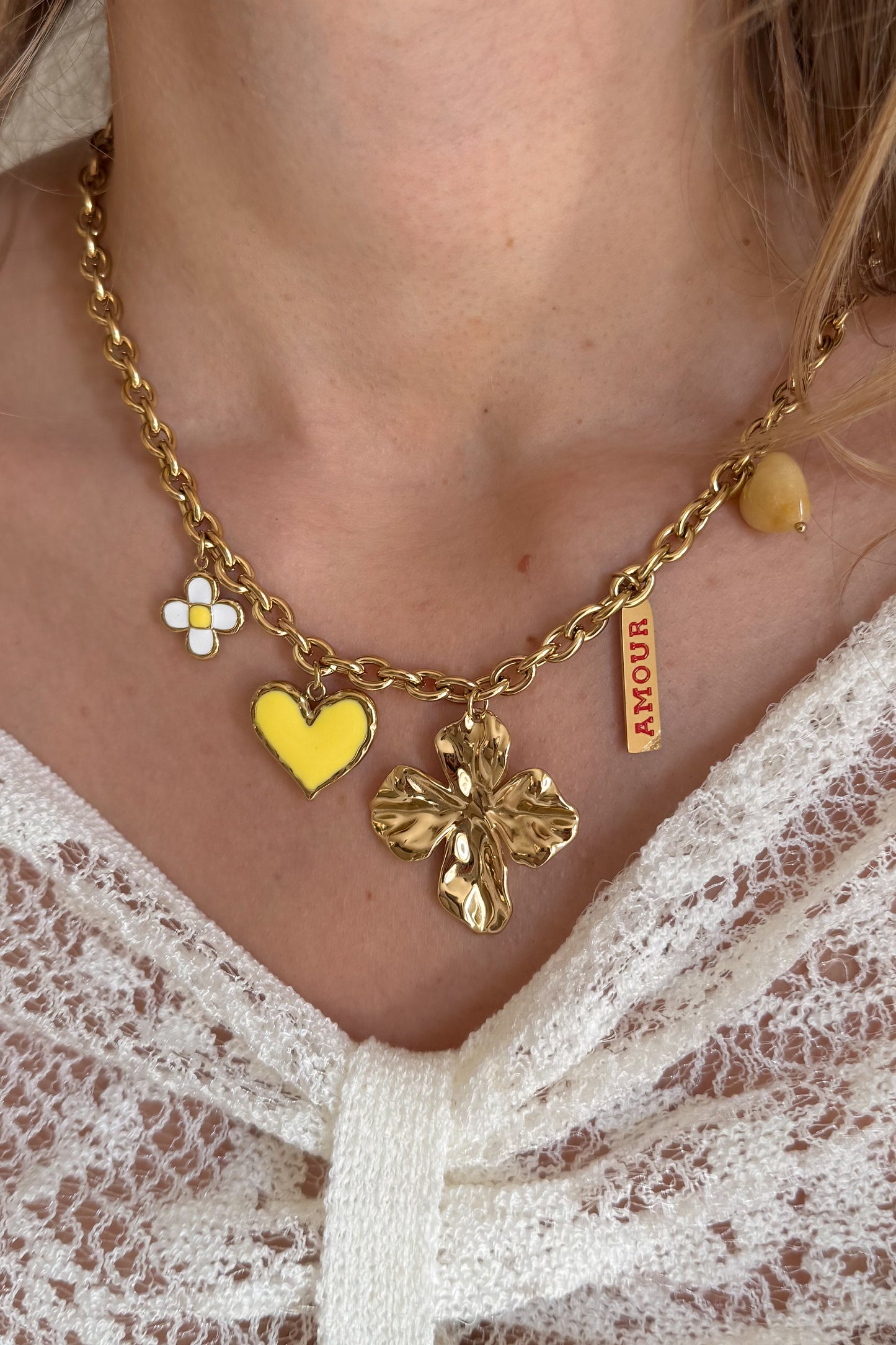 COLLIER LAURA